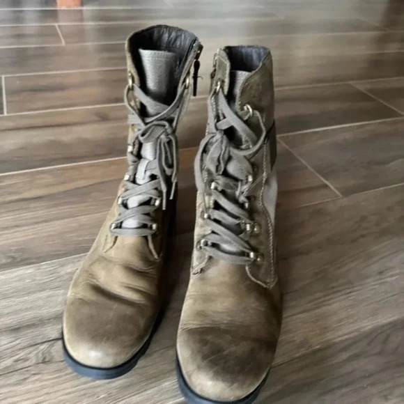 SOREL Leather Emelie Conquest Bootie - Picture 6 of 10